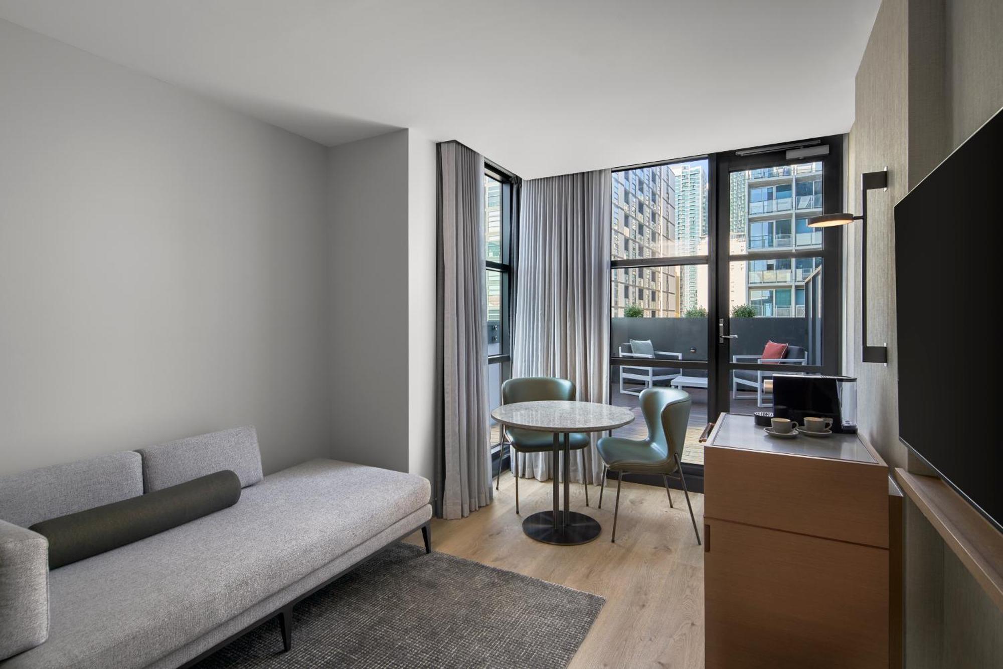 Courtyard By Marriott Melbourne Flagstaff Gardens Hotel ภายนอก รูปภาพ