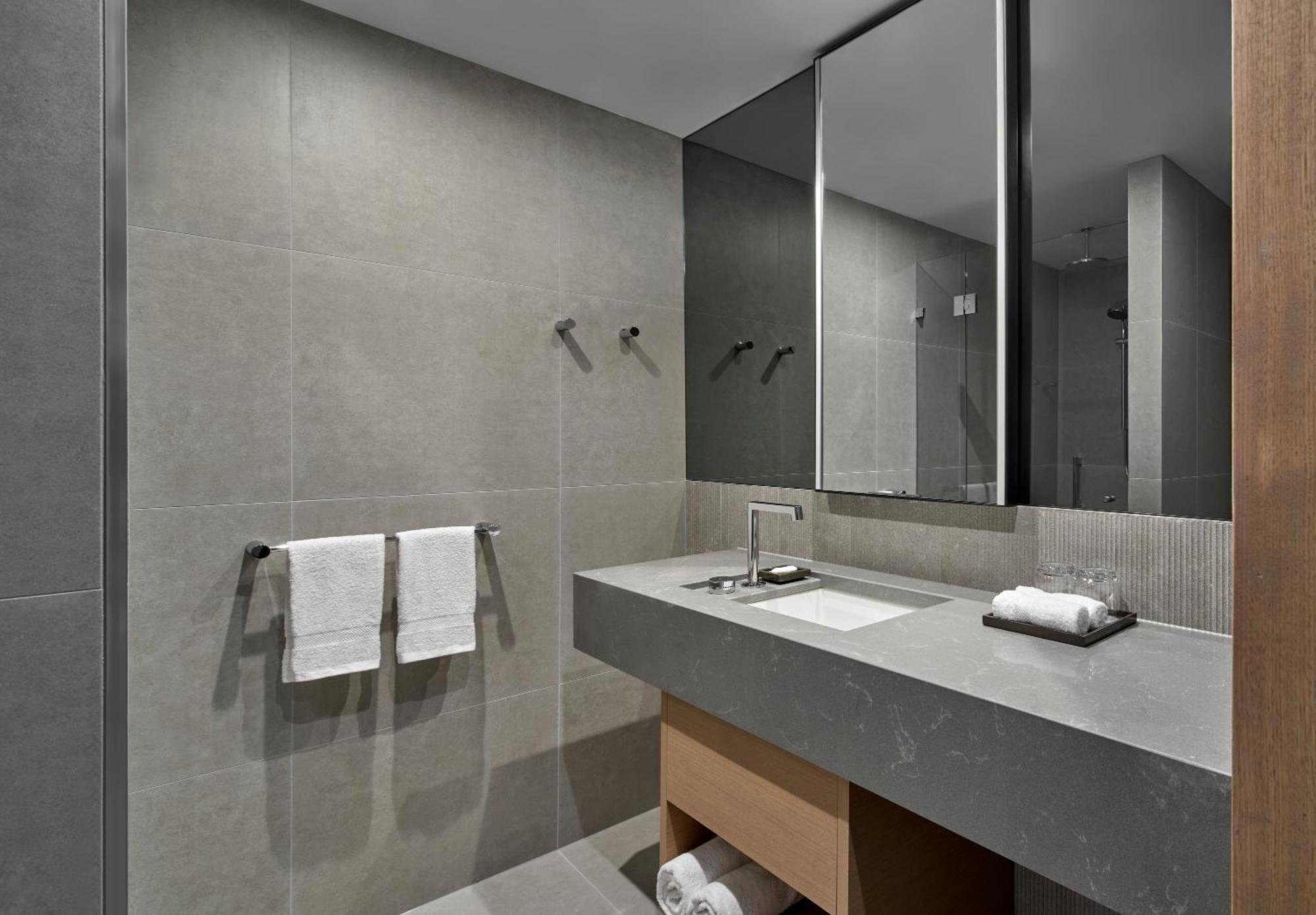 Courtyard By Marriott Melbourne Flagstaff Gardens Hotel ภายนอก รูปภาพ